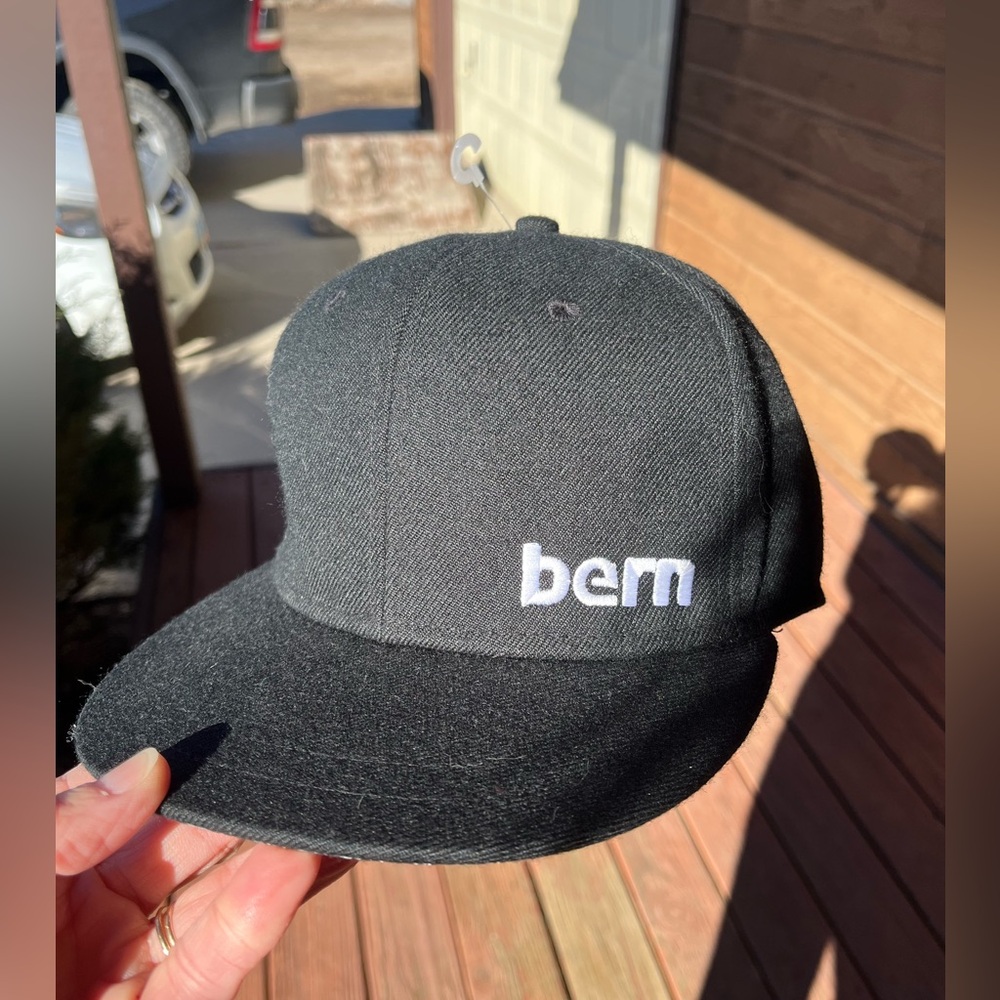 Bern All Season wool blend trucker baseball hat. Like new.